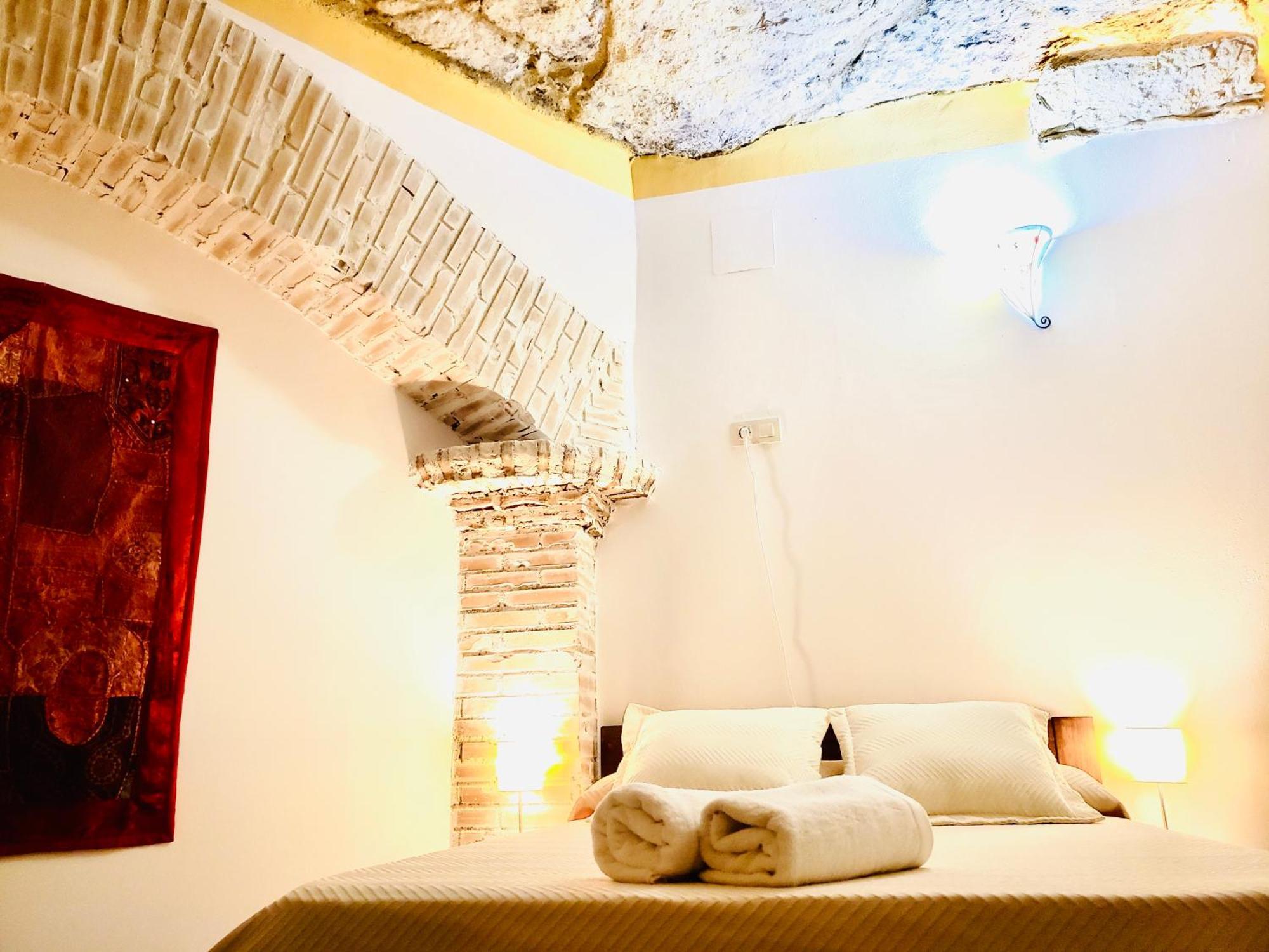 Casa Rural Cueva El Nido Casas de Fernando Alonso Eksteriør billede